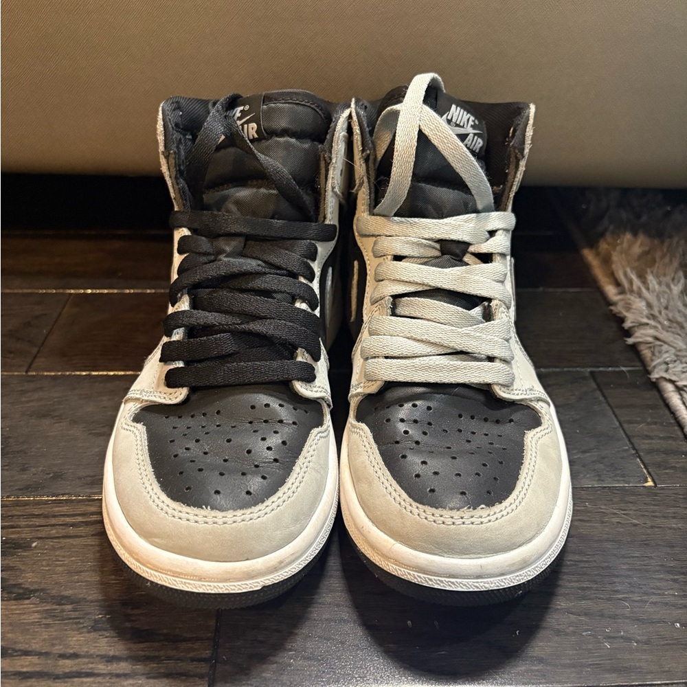 Men’s high top Nike Jordan sneakers